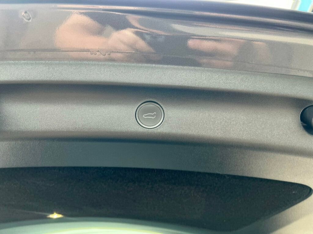 Used 2023 Tesla Model Y Performance image 9