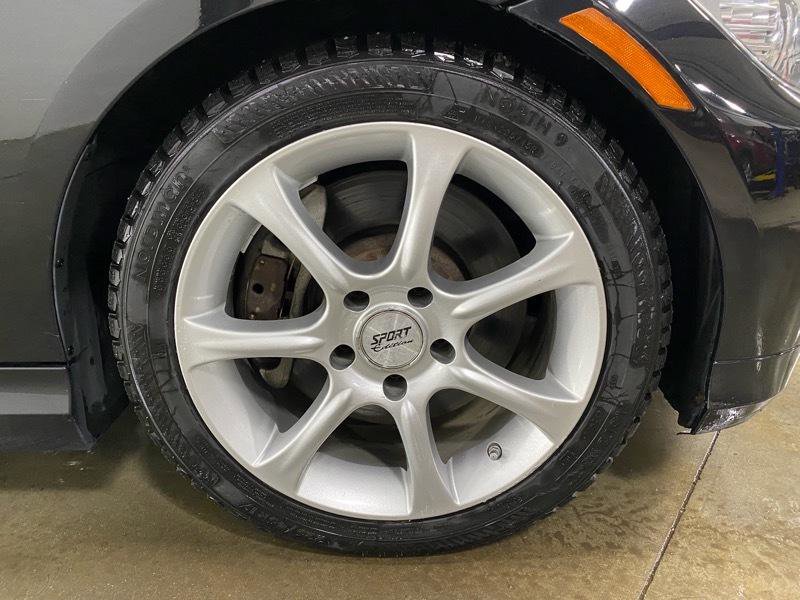 Used 2011 BMW 335i xDrive Sedan image 9