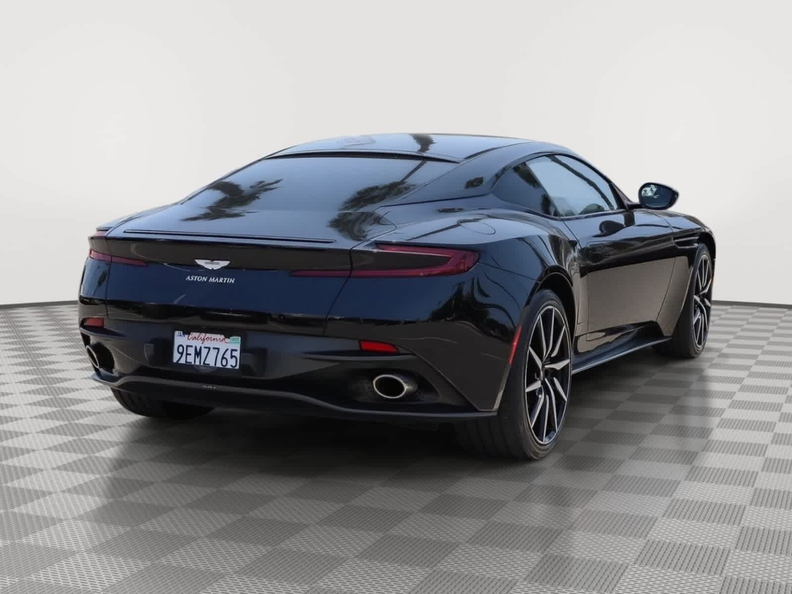 Used 2020 Aston Martin DB11 Coupe RWD image 7