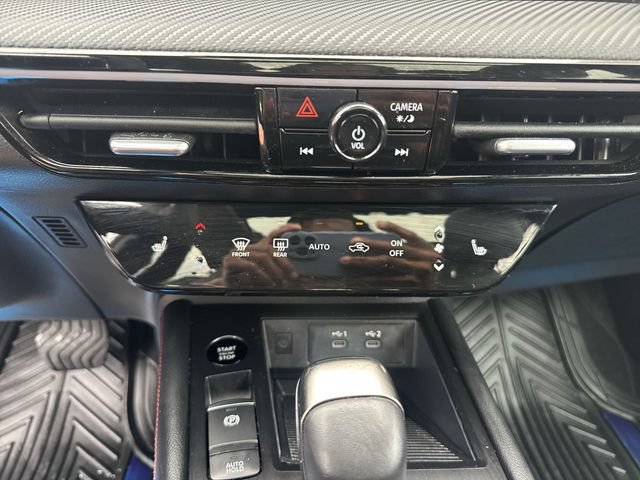 Used 2025 Nissan Kicks SR w/ SR Premium Package FWD image 20