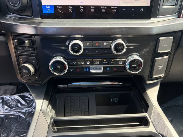 New 2026 Ford F250 Lariat w/ Black Appearance Package AWD/4WD image 32
