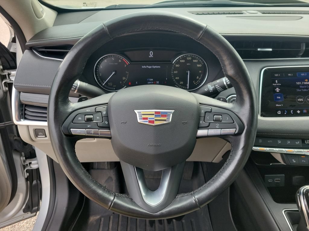Used 2020 Cadillac XT4 Premium Luxury w/ Cold Weather Package AWD/4WD image 23