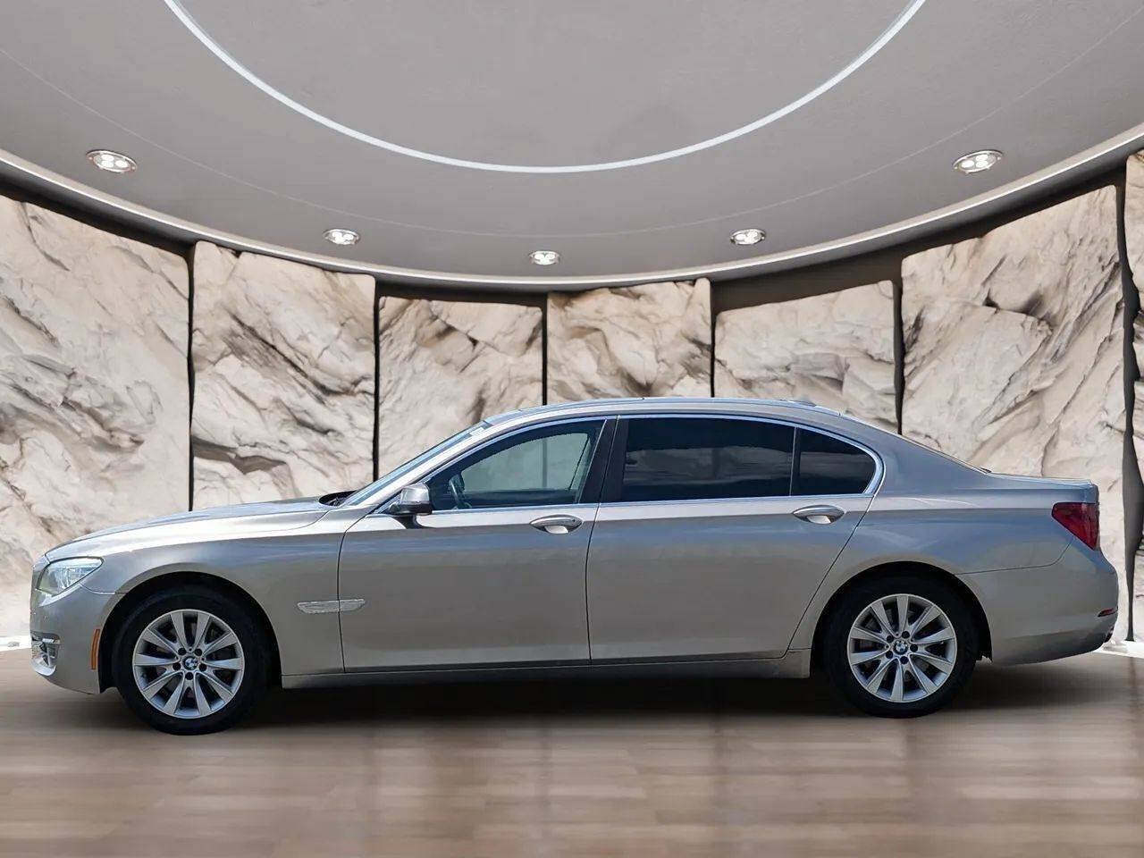 Used 2013 BMW 740Li xDrive AWD/4WD image 4