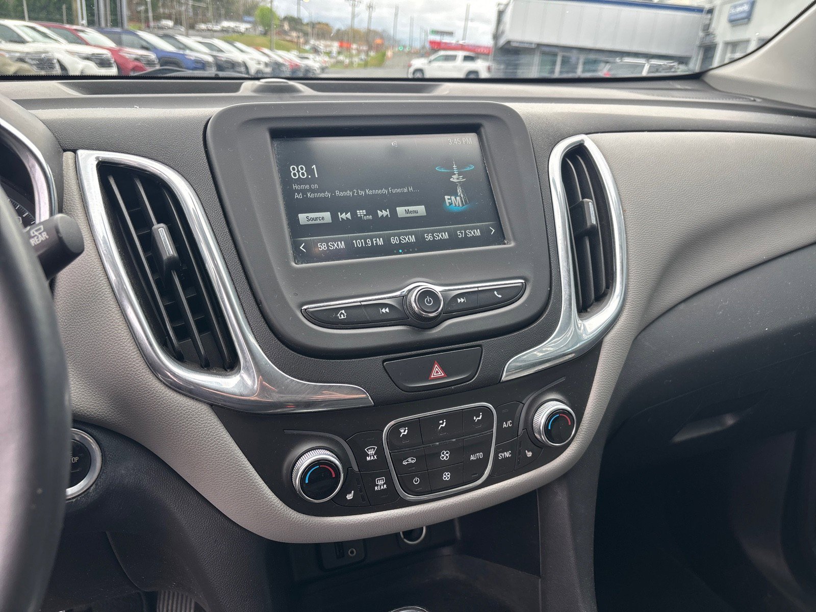 Used 2018 Chevrolet Equinox LT image 20