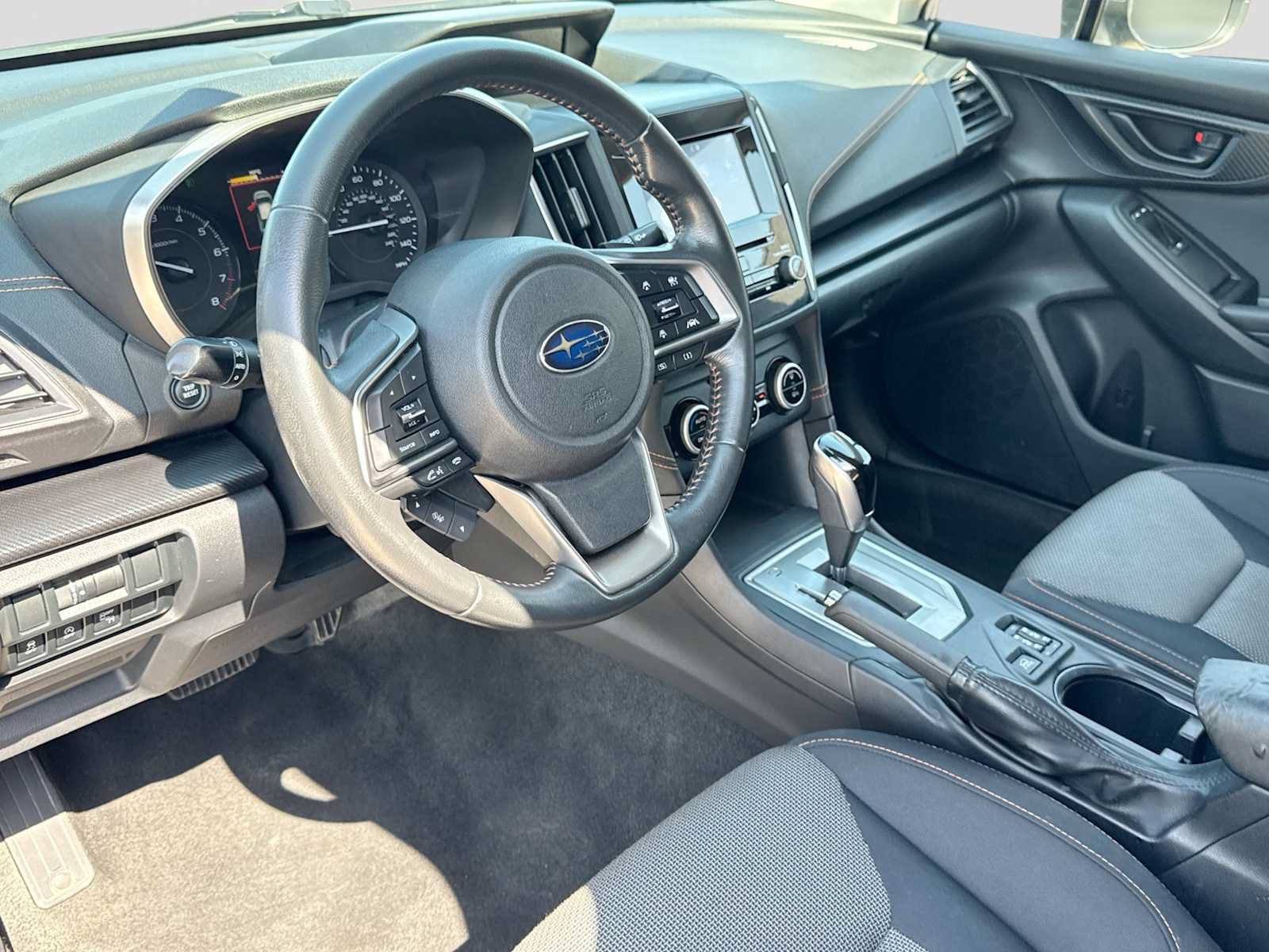 Used 2020 Subaru Crosstrek 2.0i Premium w/ Moonroof Package 2 AWD/4WD image 2
