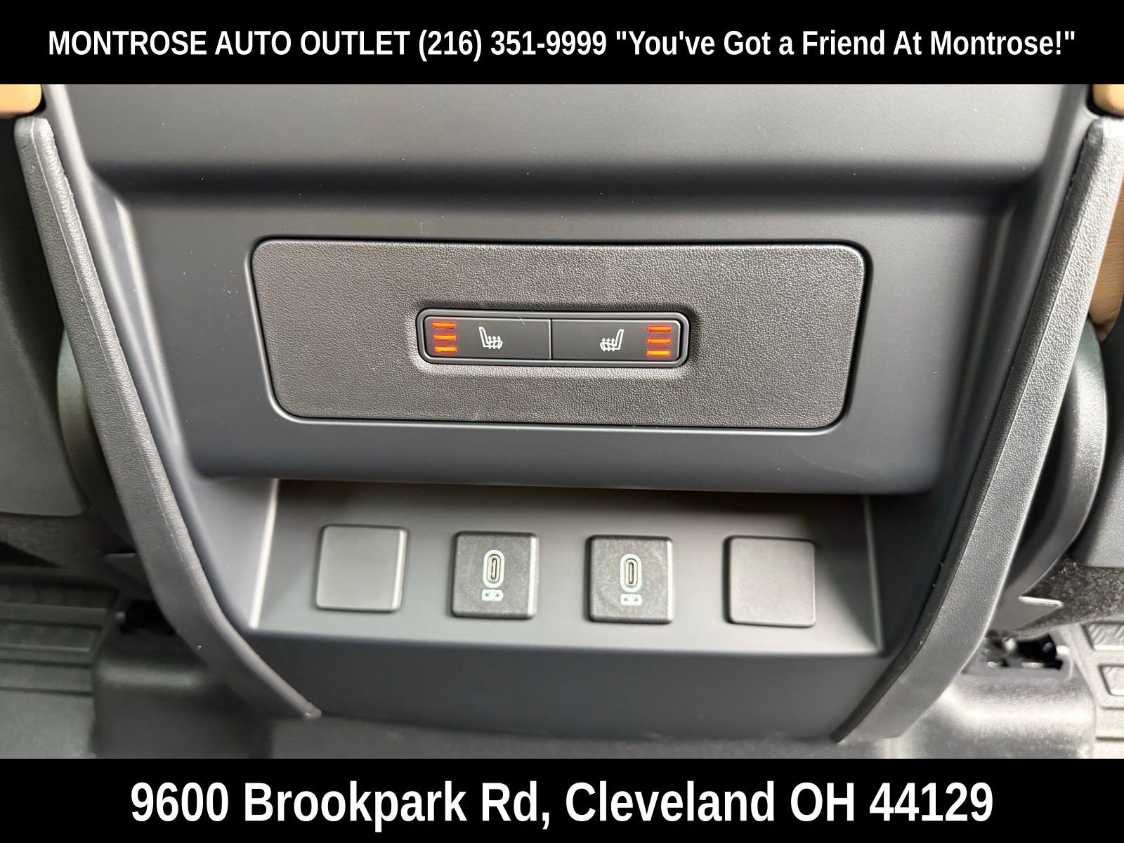 New 2026 Land Rover Defender 110 X-Dynamic SE image 15