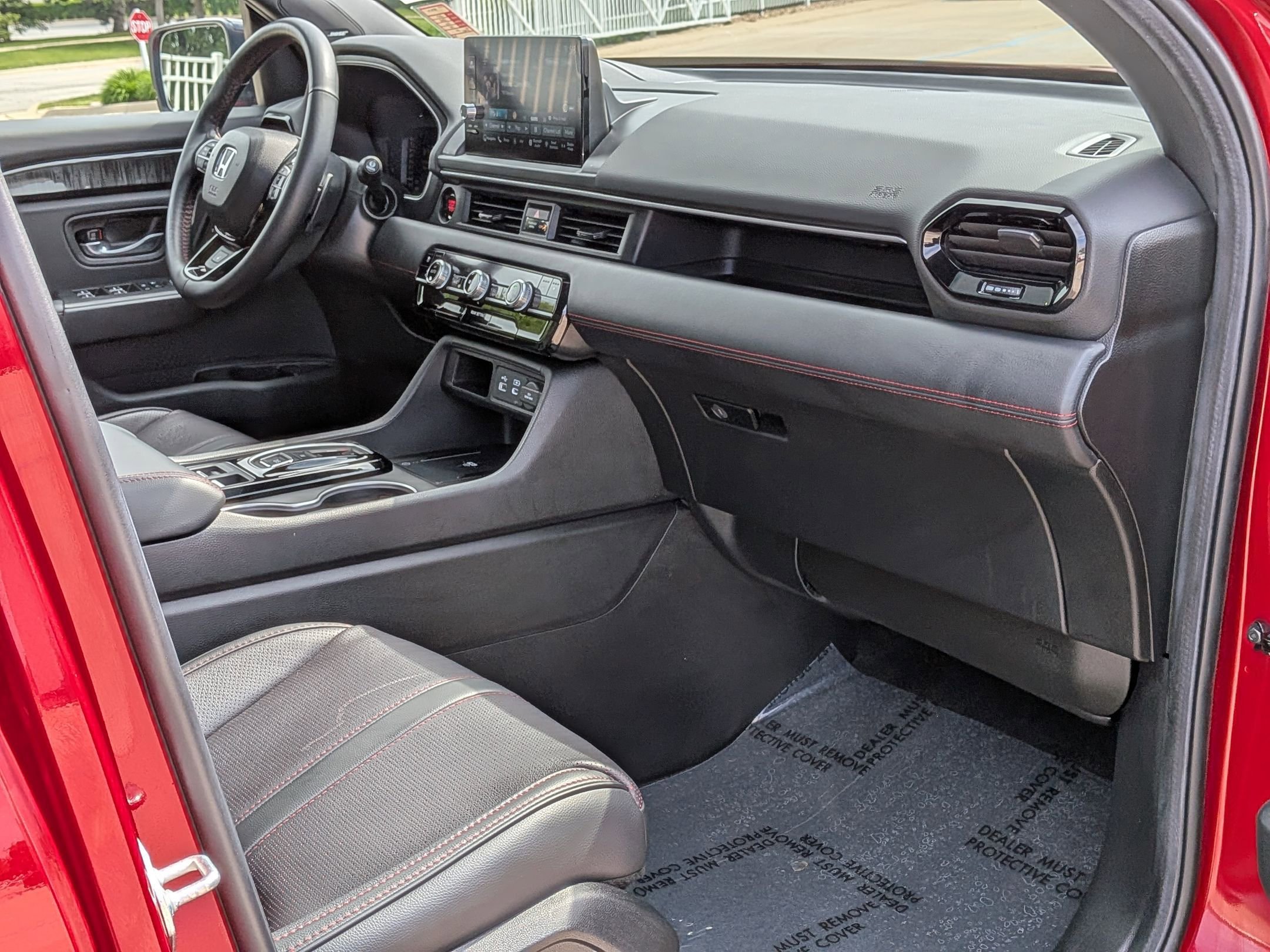 Certified 2025 Honda Pilot Black Edition image 34