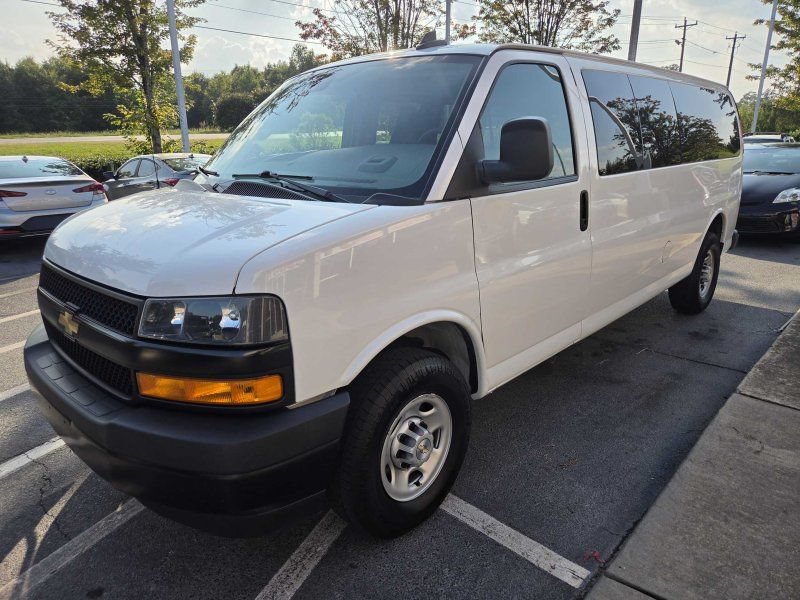 Used 2024 Chevrolet Express 3500 LS RWD image 2