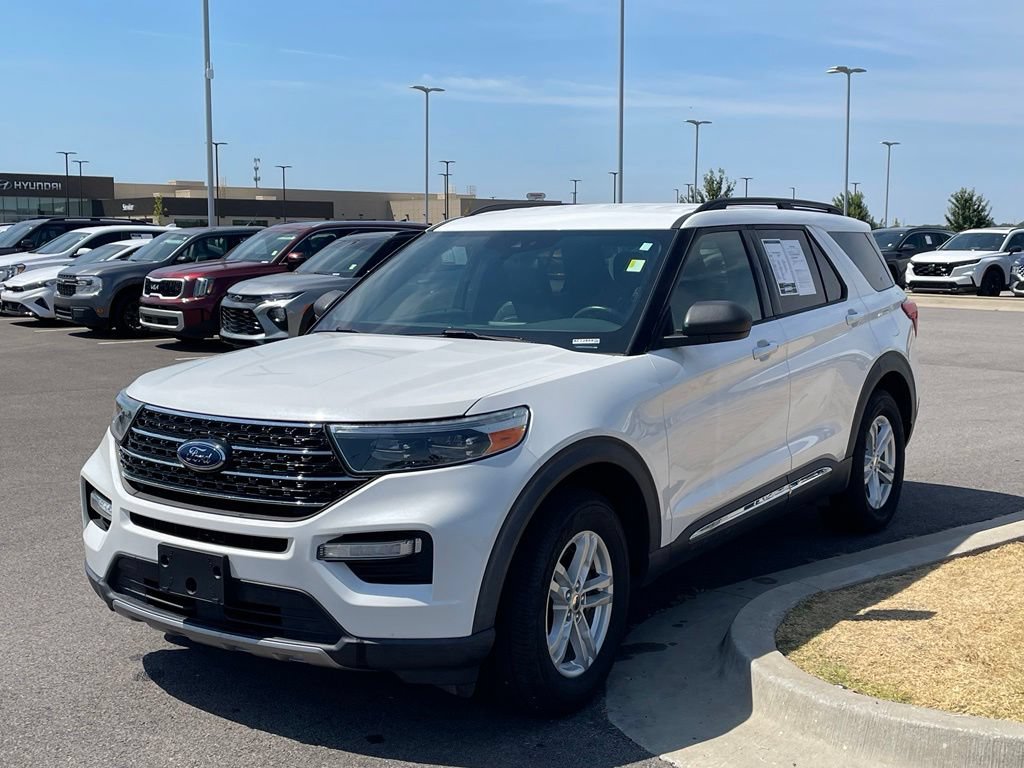 Used 2020 Ford Explorer XLT w/ Equipment Group 202A AWD/4WD image 3