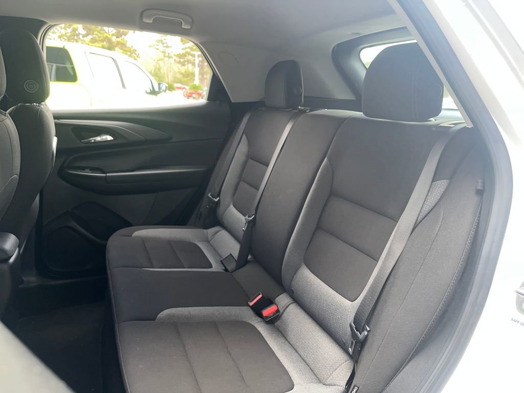 Used 2024 Chevrolet TrailBlazer LS image 25