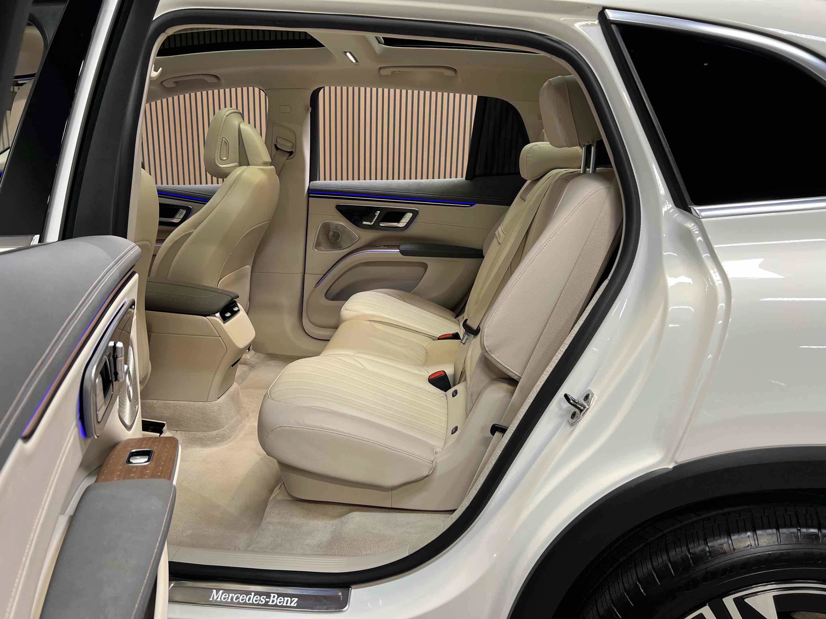 Used 2023 Mercedes-Benz EQS 450+ SUV image 7