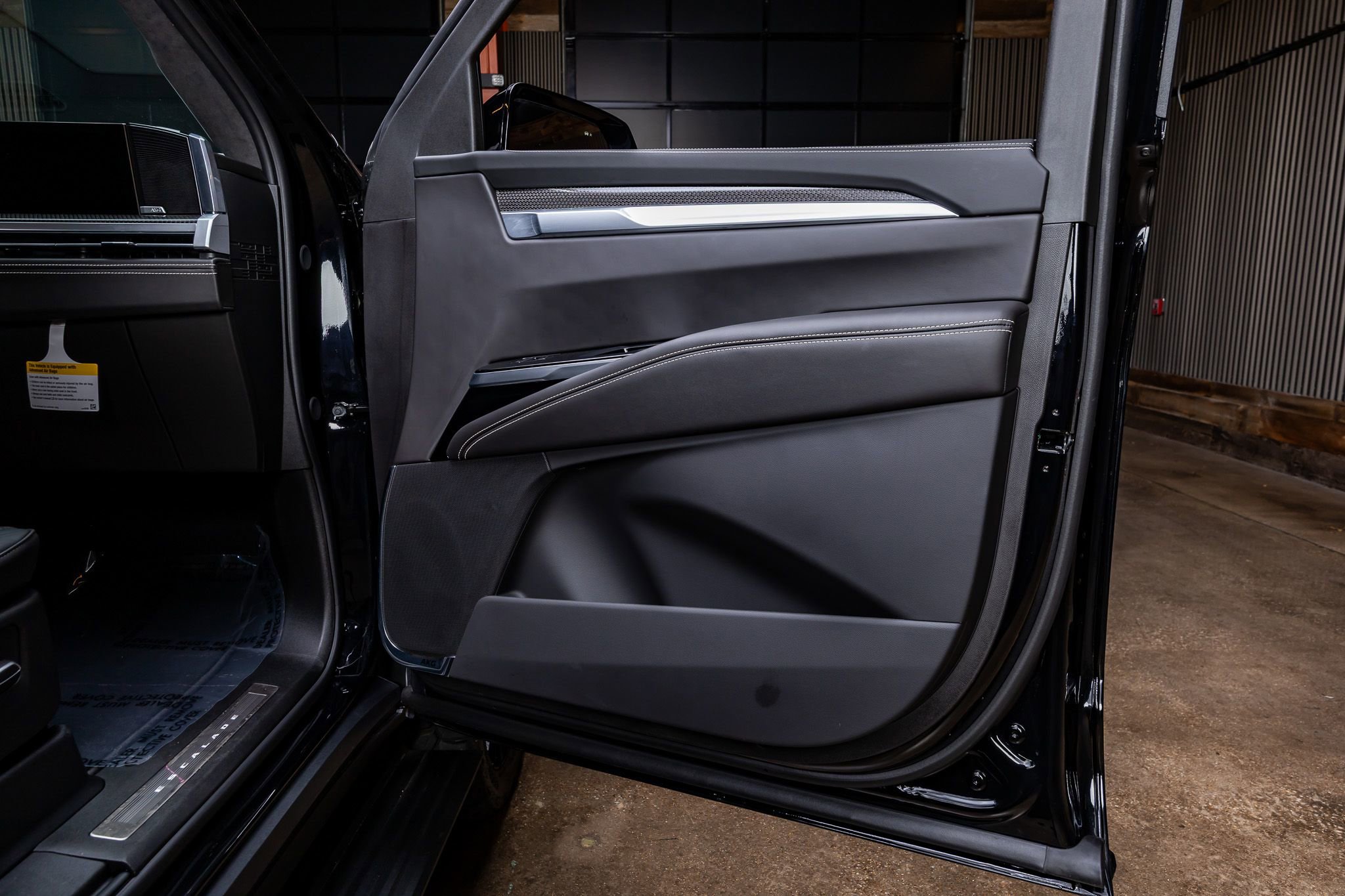 Used 2025 Cadillac Escalade V image 40