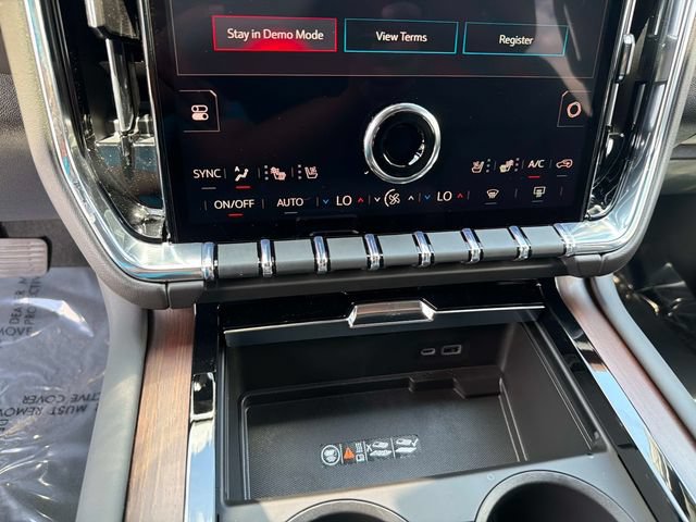 New 2026 GMC Yukon XL Denali w/ Denali Reserve Package RWD image 25