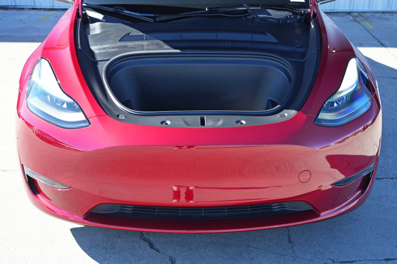Used 2024 Tesla Model Y Performance image 8
