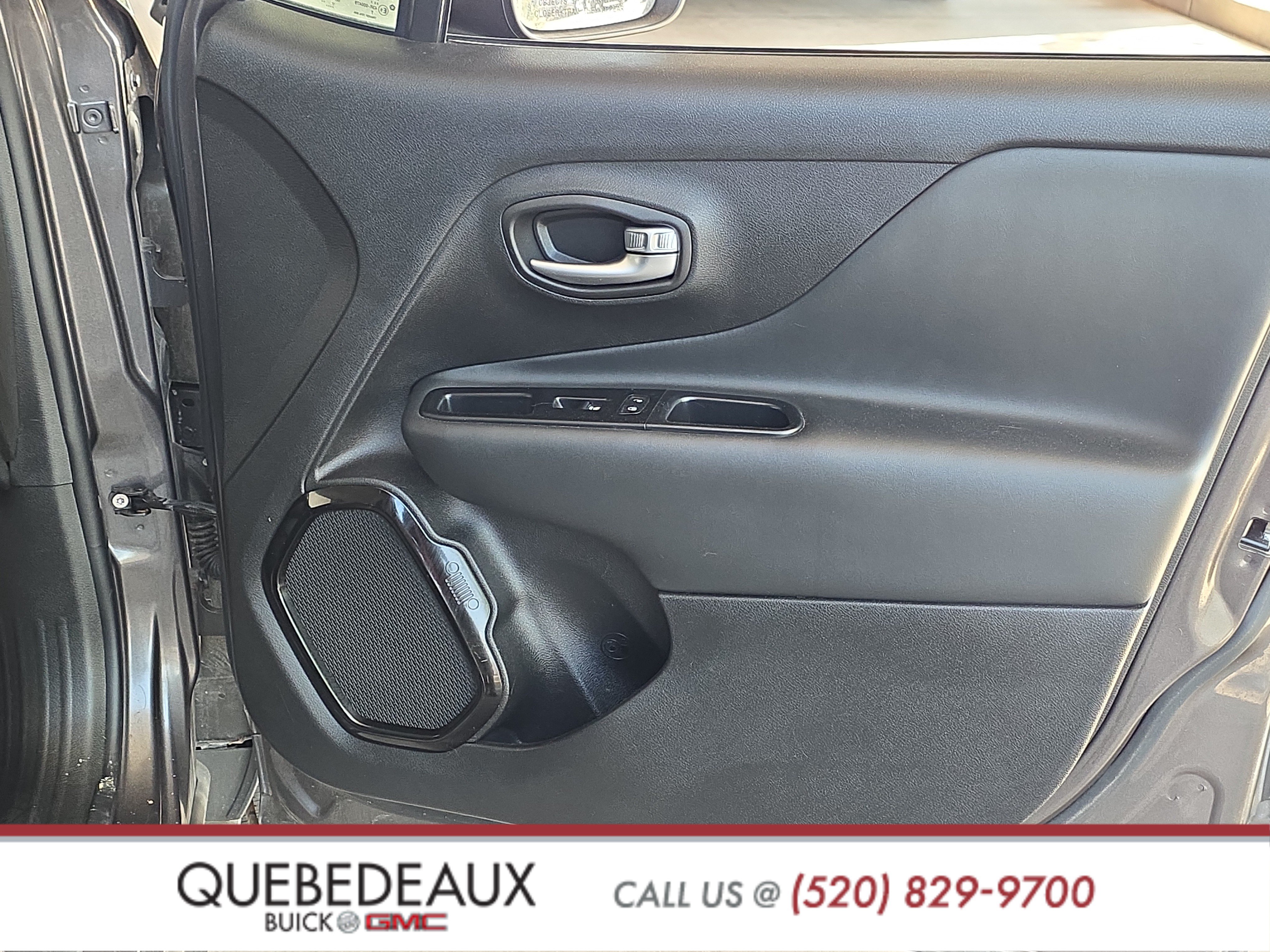Used 2018 Jeep Renegade Altitude w/ Advanced Technology Group FWD image 21