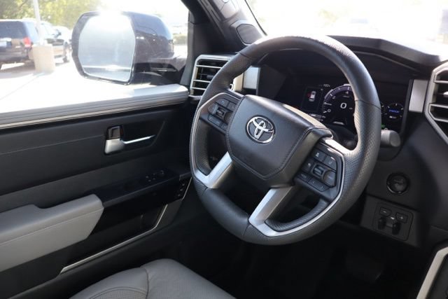 Used 2025 Toyota Sequoia Limited w/ Tow Technology Package AWD/4WD image 15