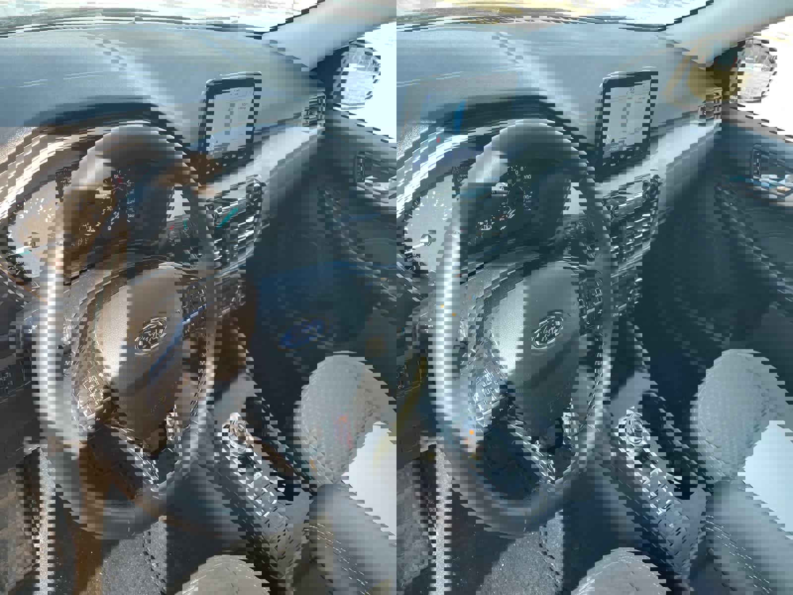 Used 2021 Ford Escape SE w/ SE Sport Appearance Package image 11