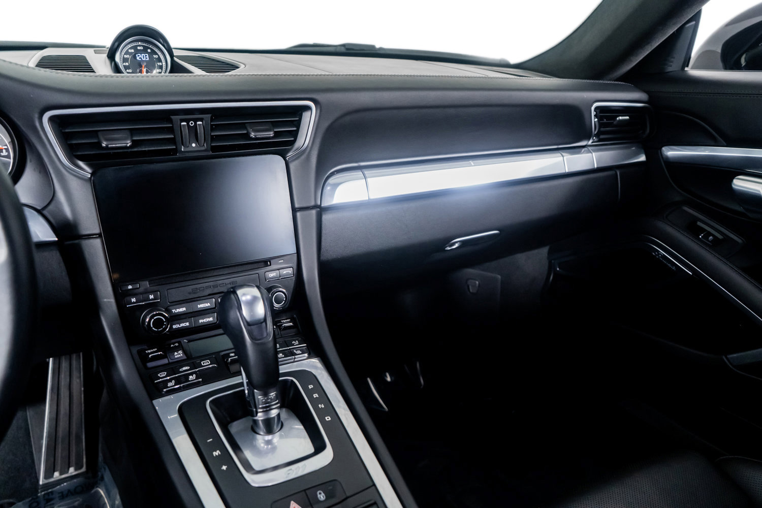 Used 2019 Porsche 911 Turbo w/ Light Design Package image 31