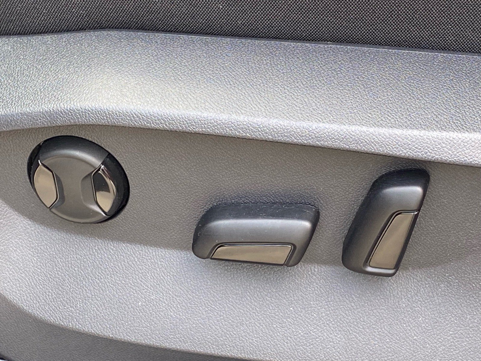 Certified 2024 Volkswagen Tiguan SE AWD/4WD image 12