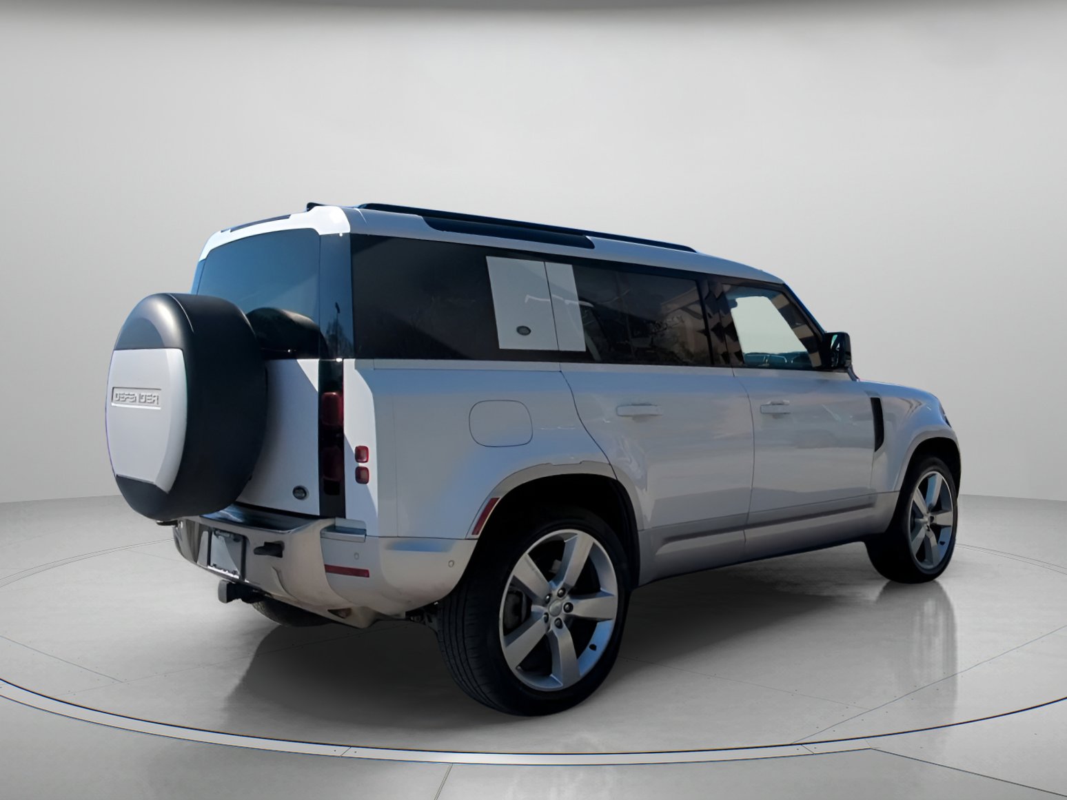 Used 2022 Land Rover Defender 110 SE image 27