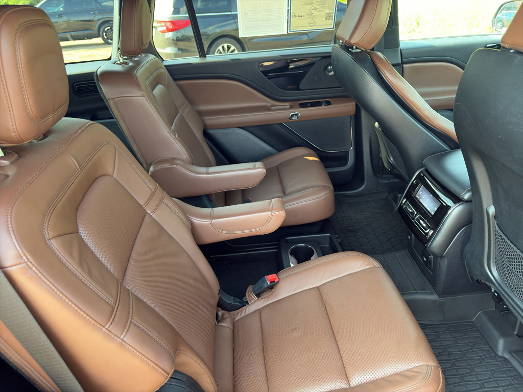 Used 2022 Lincoln Aviator Reserve w/ Elements Package Plus AWD/4WD image 17