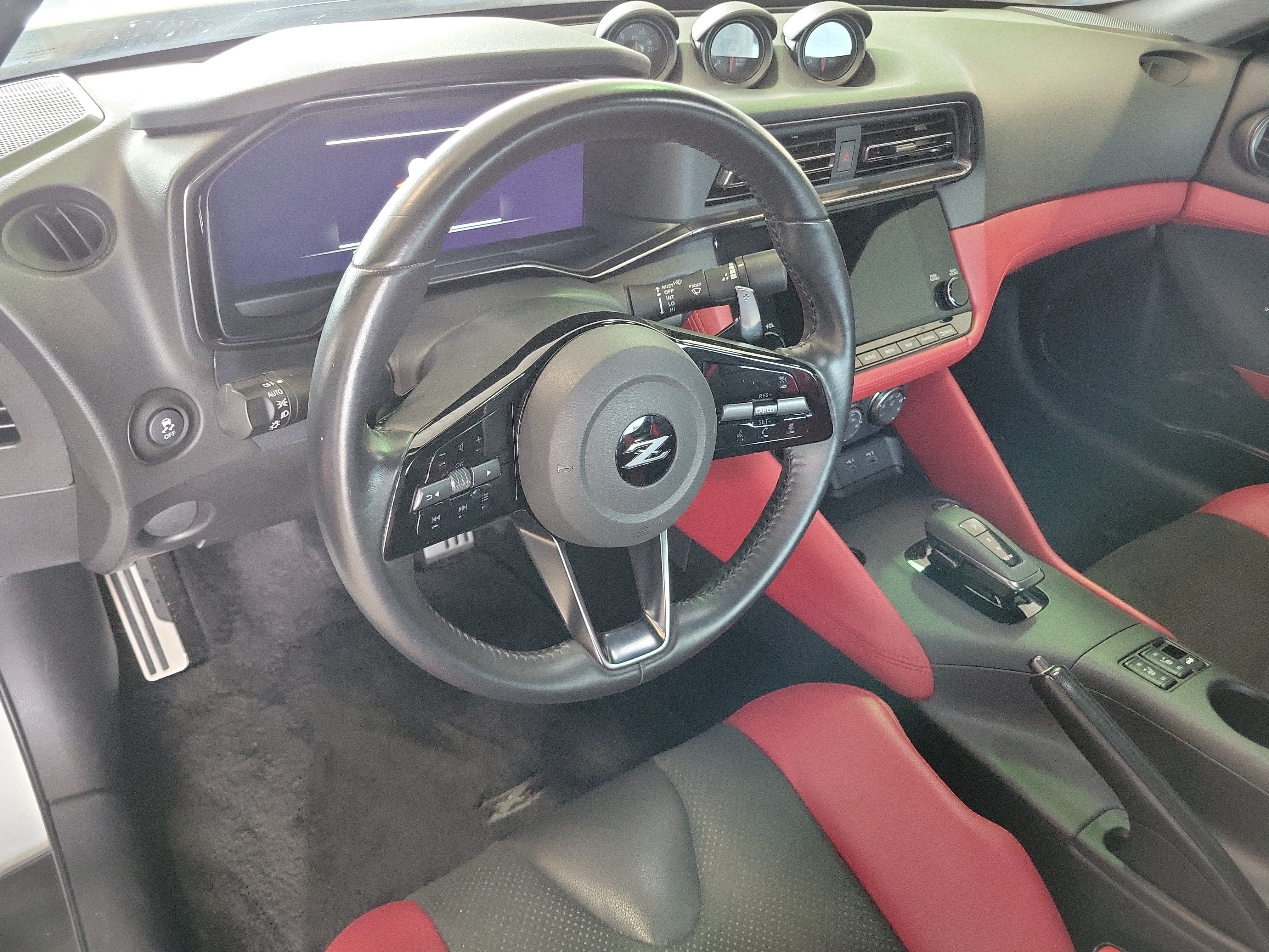 Used 2024 Nissan Z Performance w/ Floor Mat Package RWD image 9