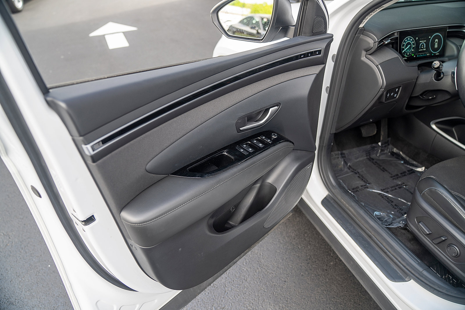 Used 2022 Hyundai Tucson Limited w/ Cargo Package AWD/4WD image 15