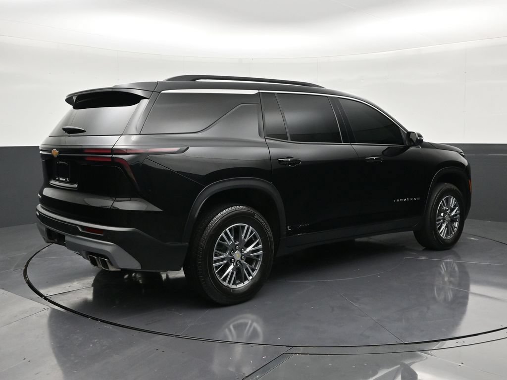 Used 2025 Chevrolet Traverse LT FWD image 5
