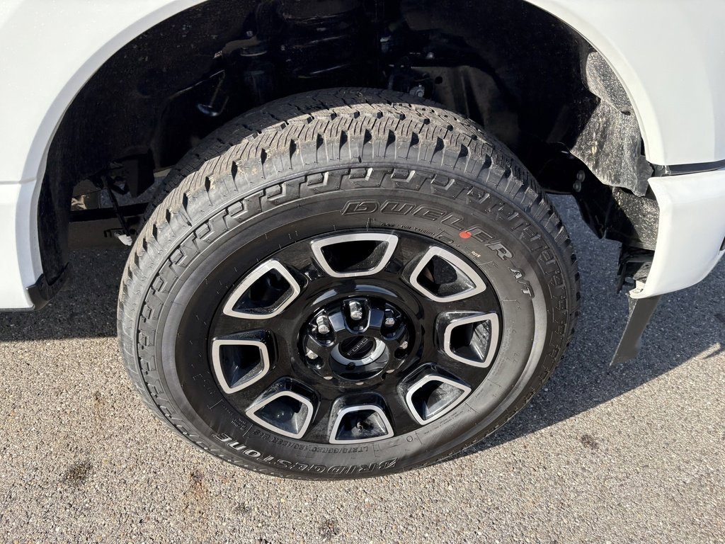 New 2026 Ford F350 Platinum image 15