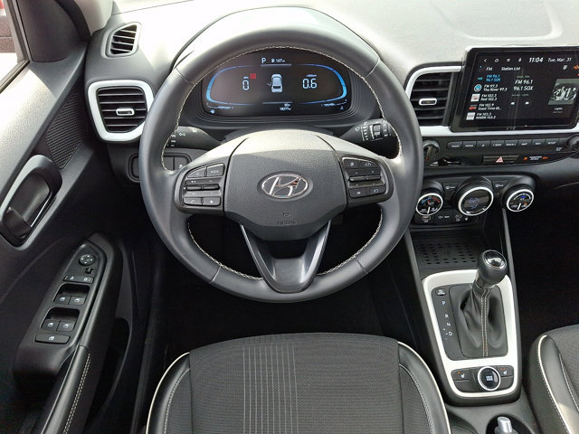 Certified 2023 Hyundai Venue Limited w/ Cargo Package image 11
