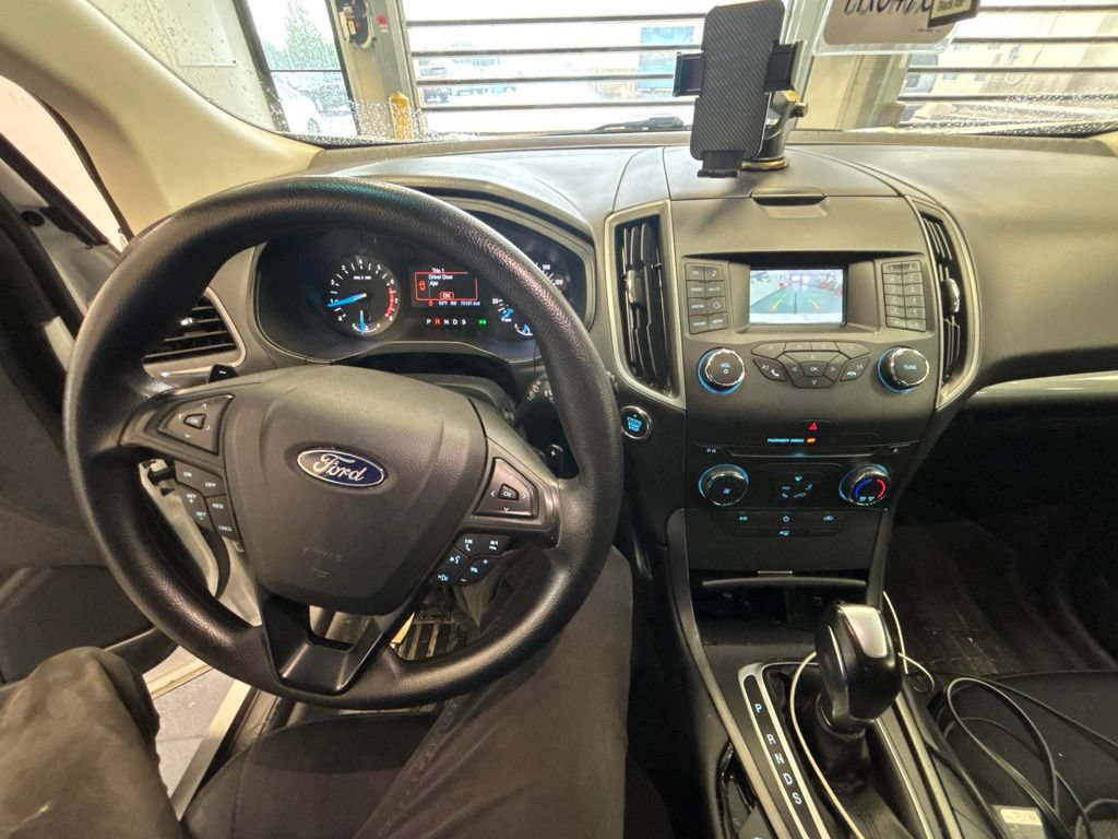 Used 2018 Ford Edge SE FWD image 5