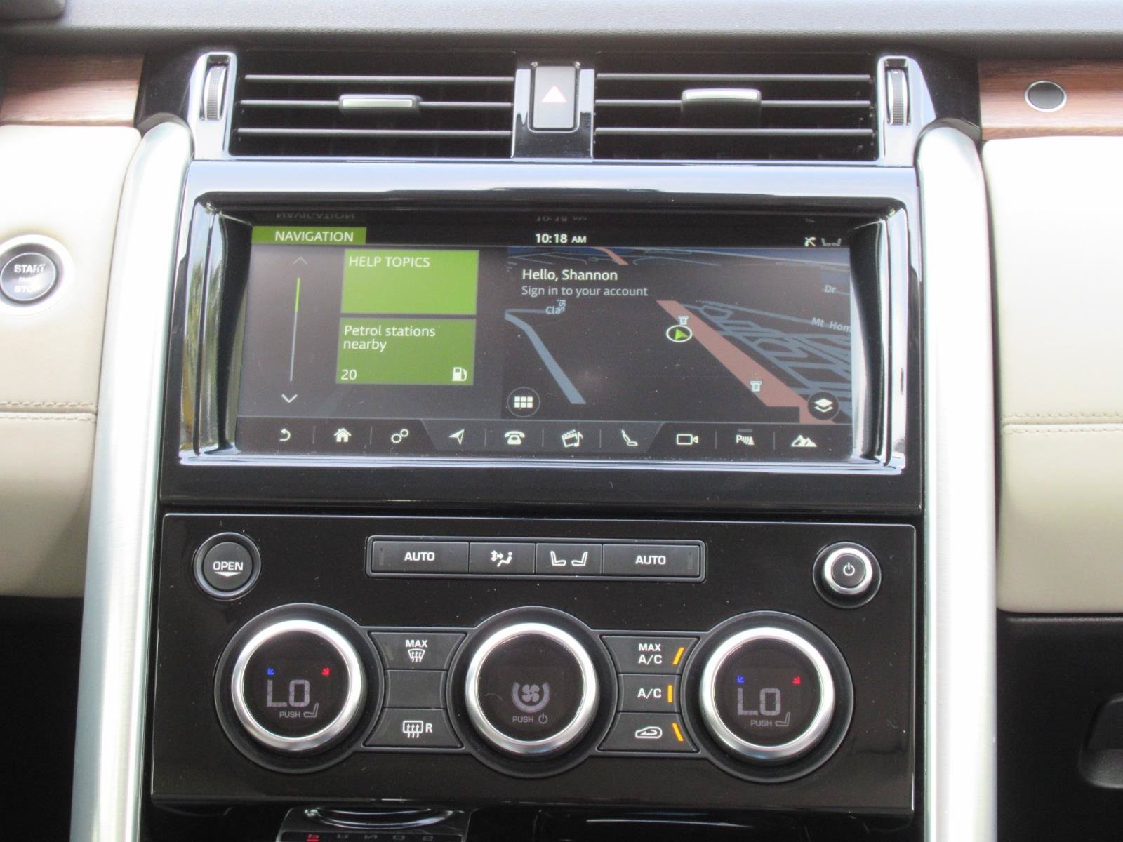 Used 2018 Land Rover Discovery HSE AWD/4WD image 16
