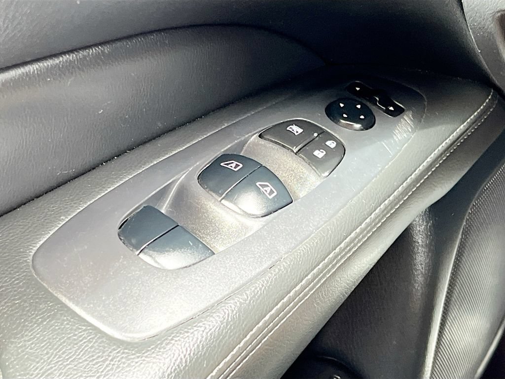 Used 2020 Nissan Pathfinder Platinum AWD/4WD image 18