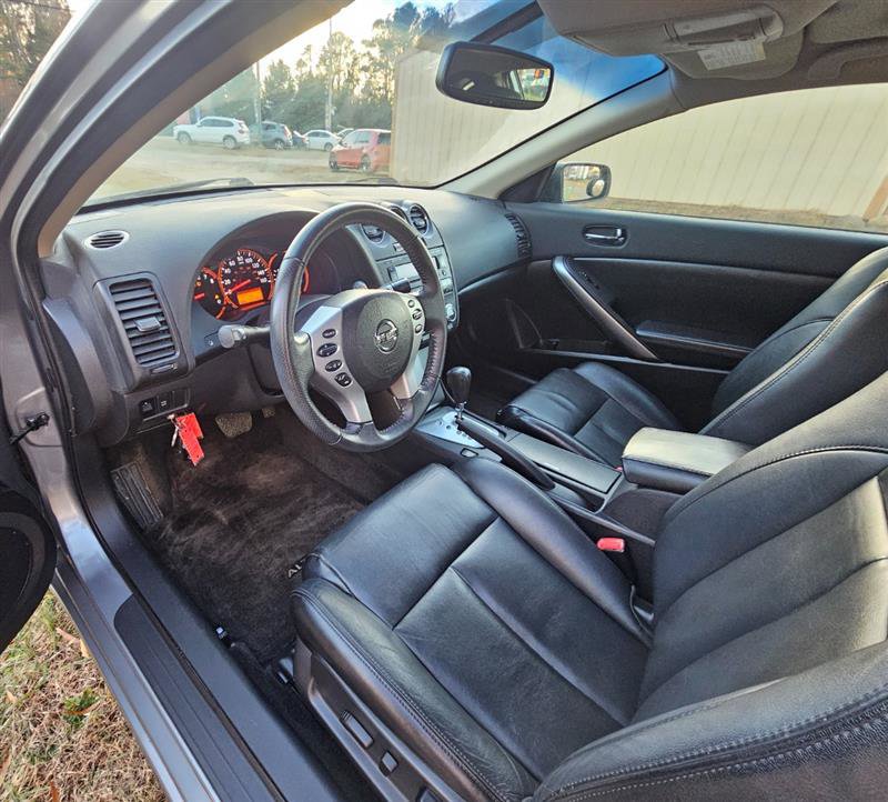 Used 2008 Nissan Altima 3.5 SE w/ Premium Pkg image 7