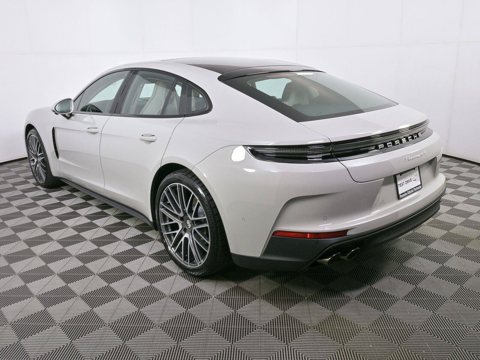 New 2026 Porsche Panamera image 3