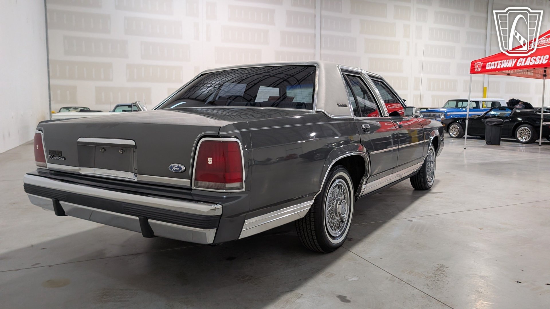 Used 1988 Ford LTD Crown Victoria RWD image 15