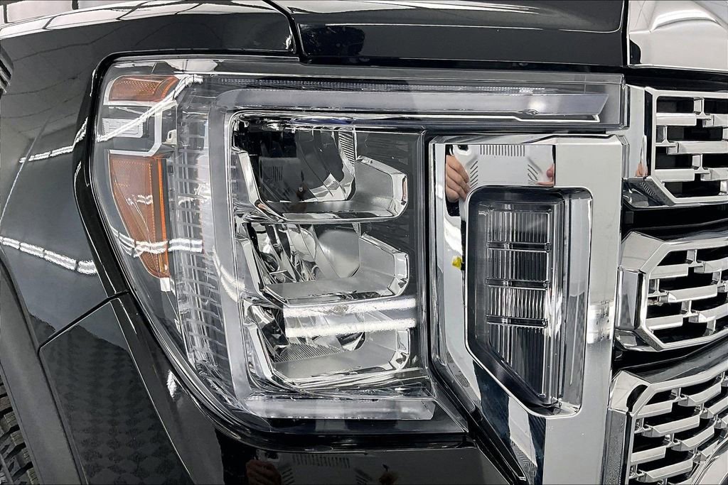 Used 2021 GMC Sierra 2500 Denali w/ Denali Black Diamond Edition image 30