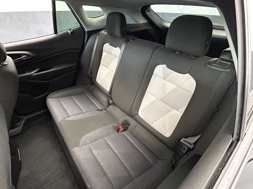 Used 2024 Chevrolet Trax LS image 31