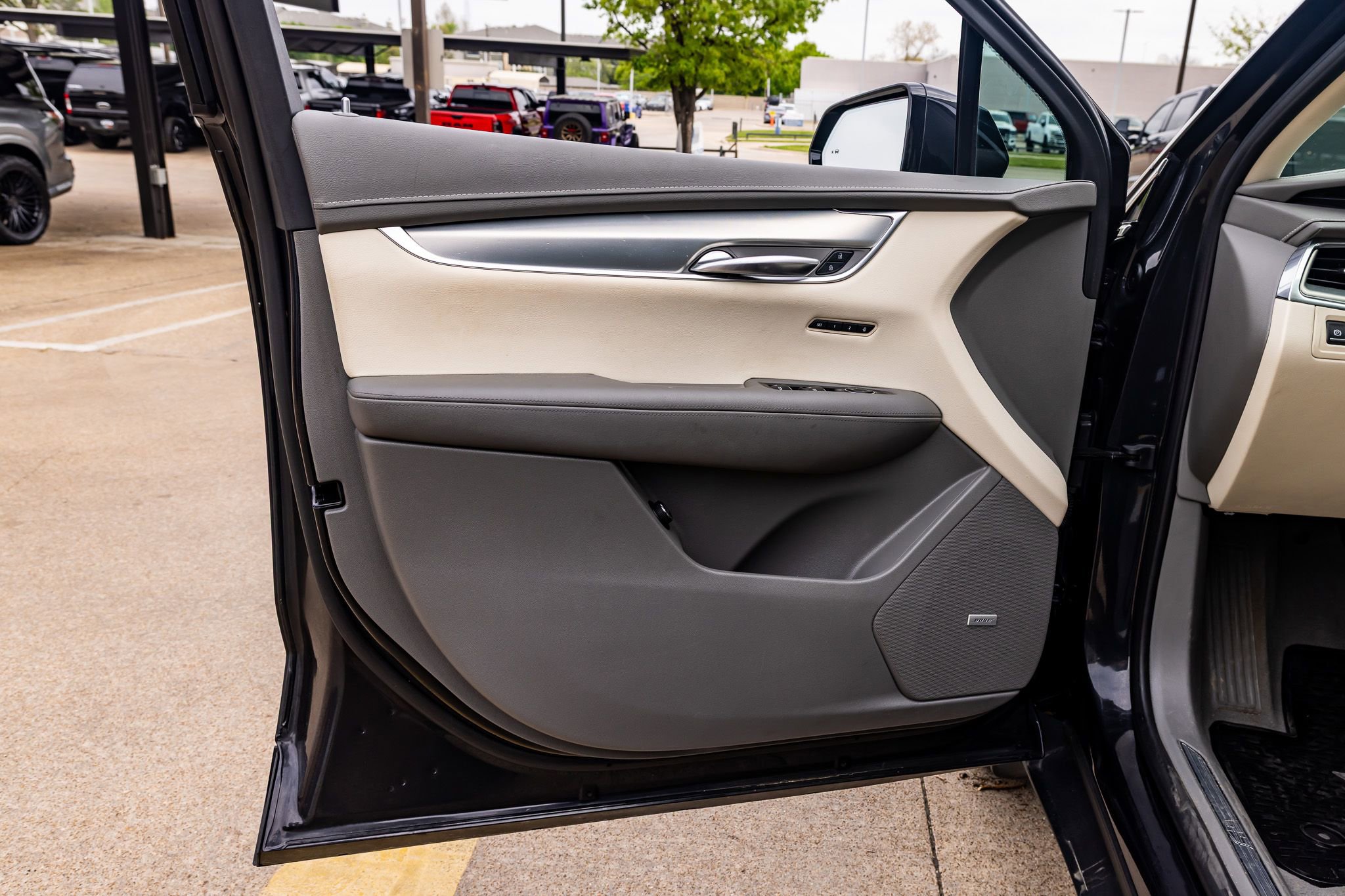 Used 2020 Cadillac XT5 Premium Luxury w/ LPO, Floor Liner Package image 31