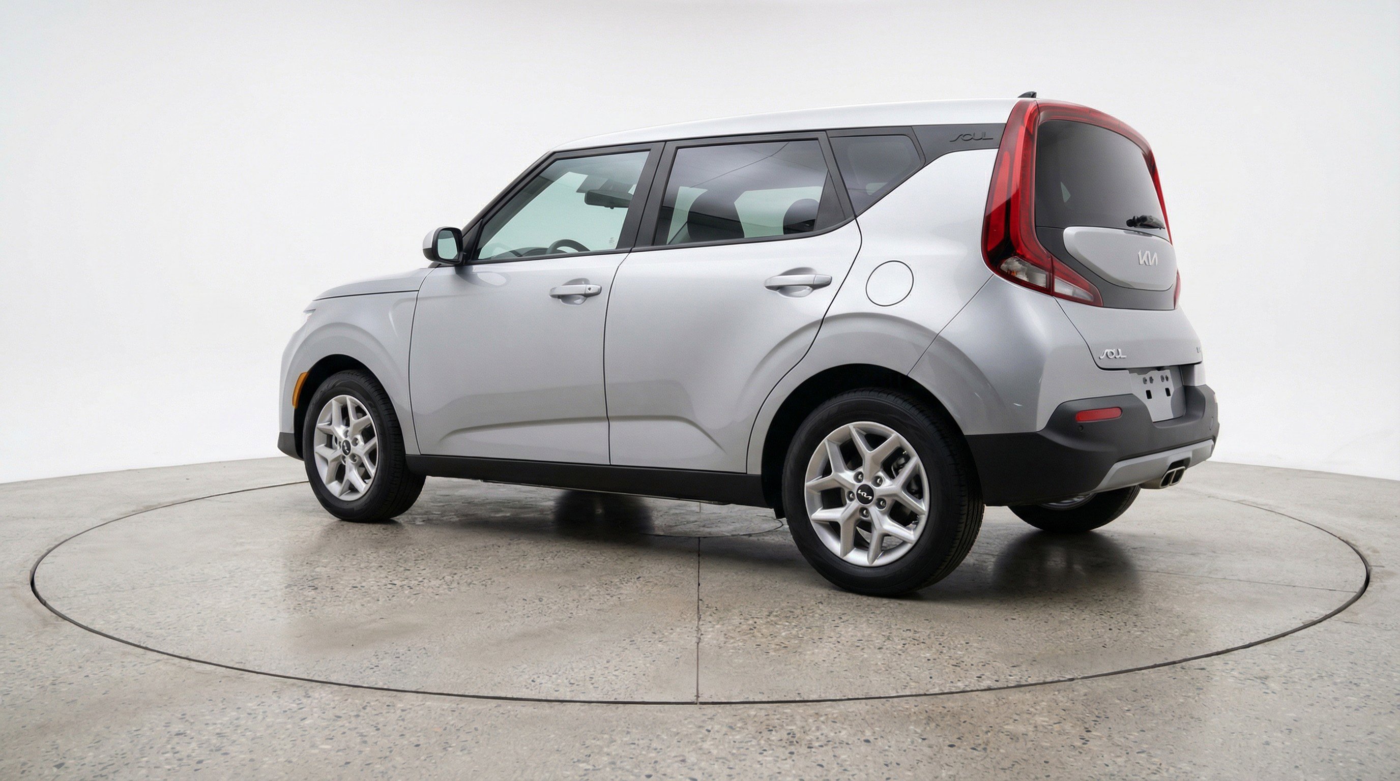 Used 2025 Kia Soul LX w/ LX Technology Package FWD image 6