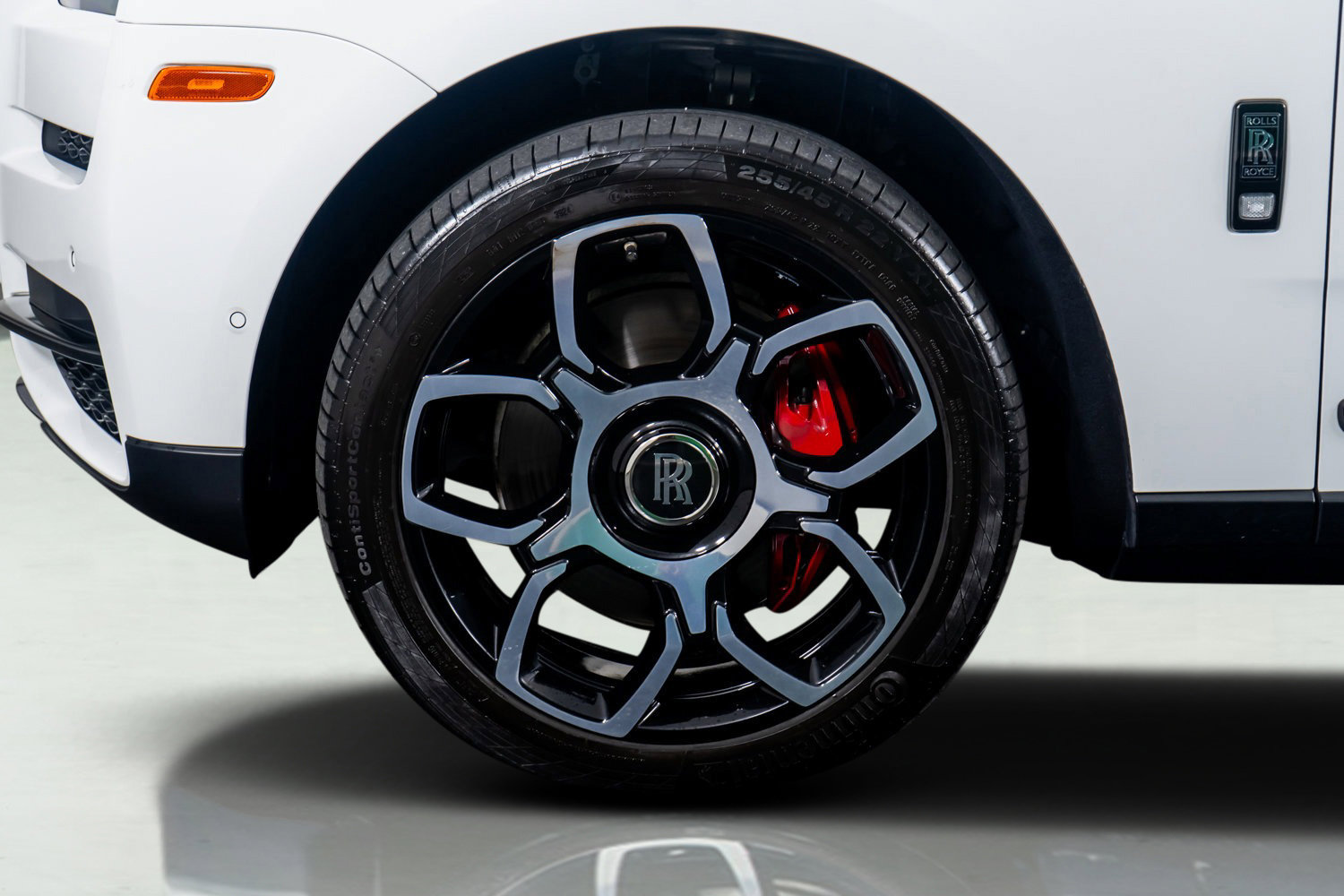 Used 2023 Rolls-Royce Cullinan Black Badge image 19