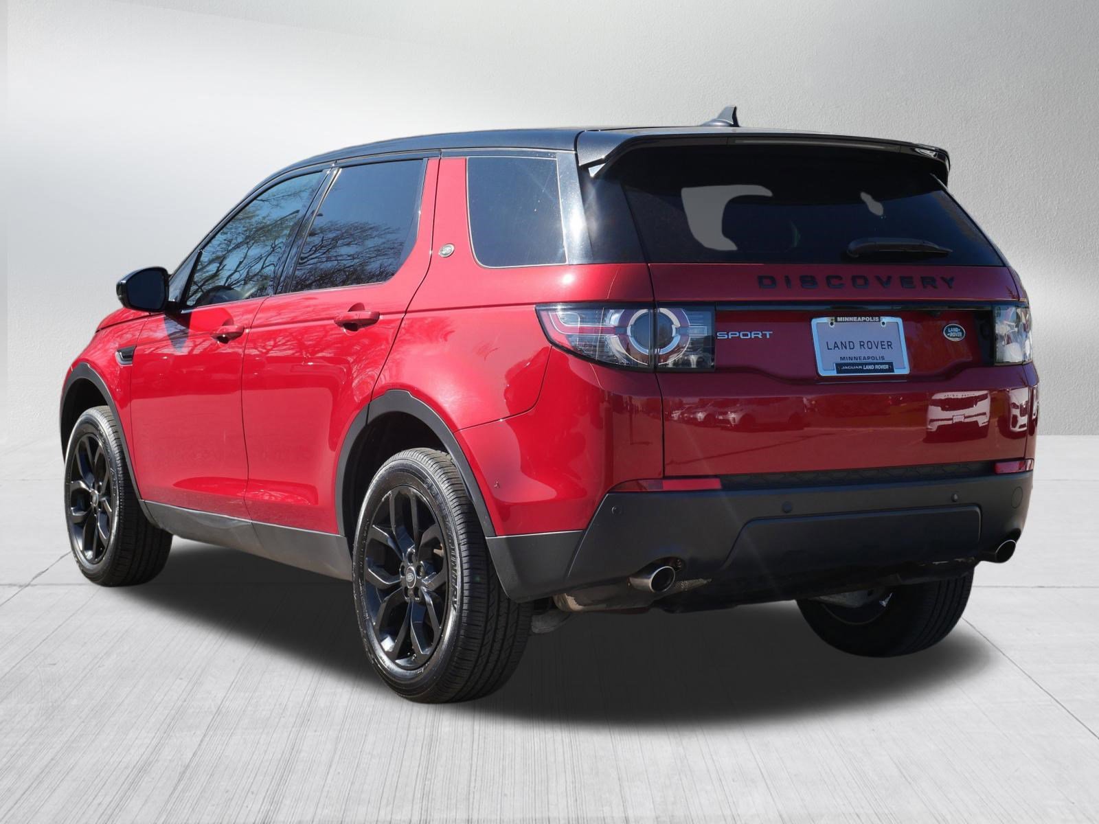 Used 2016 Land Rover Discovery Sport HSE image 3