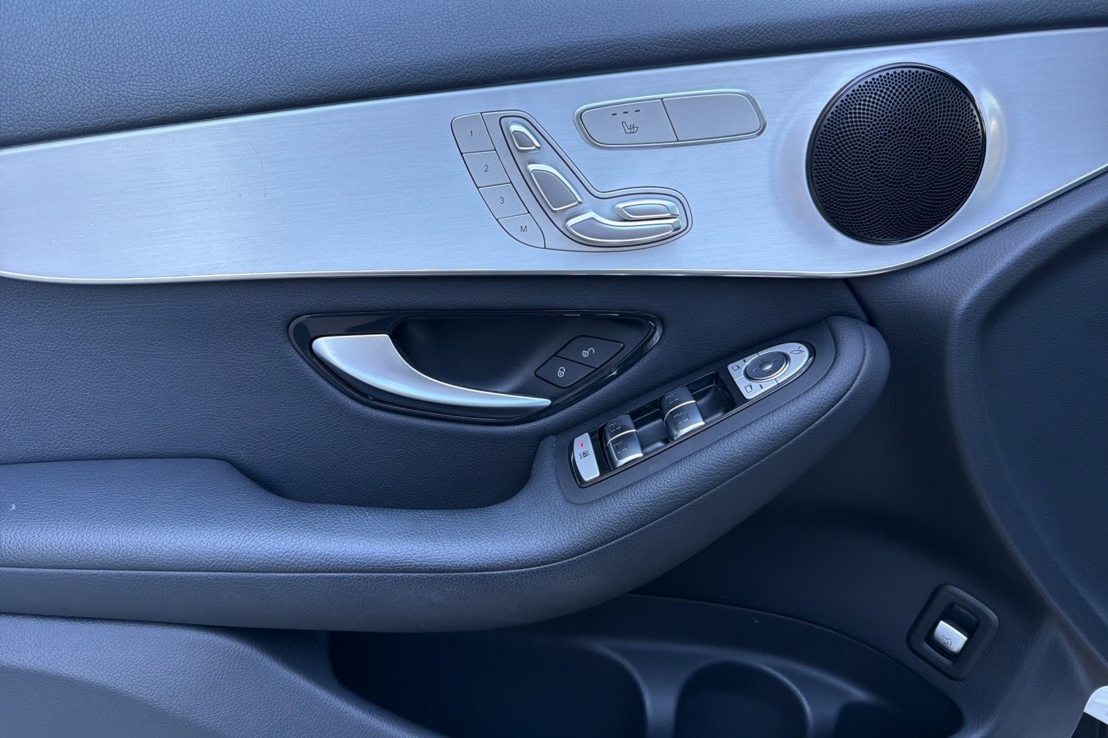 Used 2022 Mercedes-Benz GLC 300 image 10