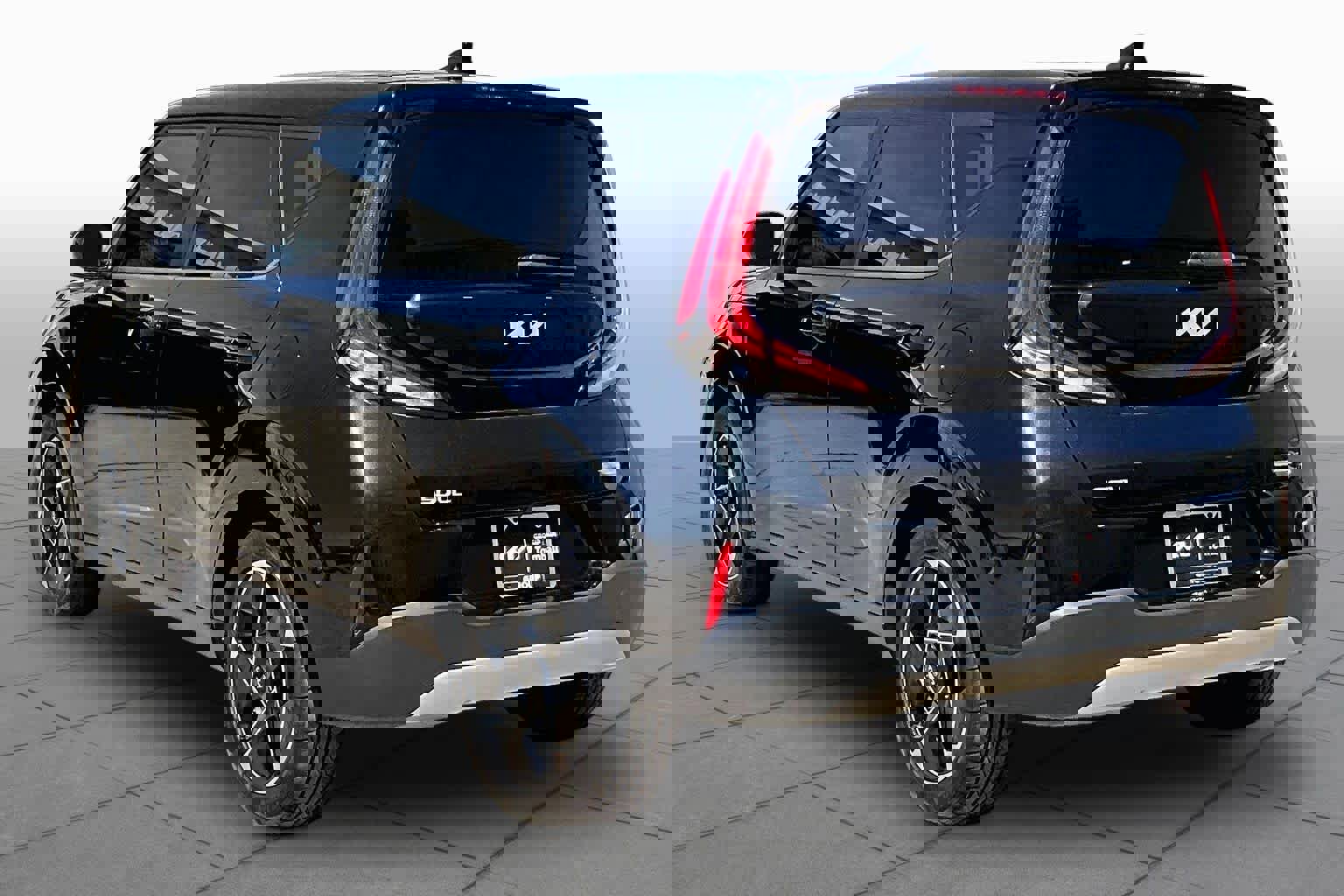 Used 2023 Kia Soul EX image 11