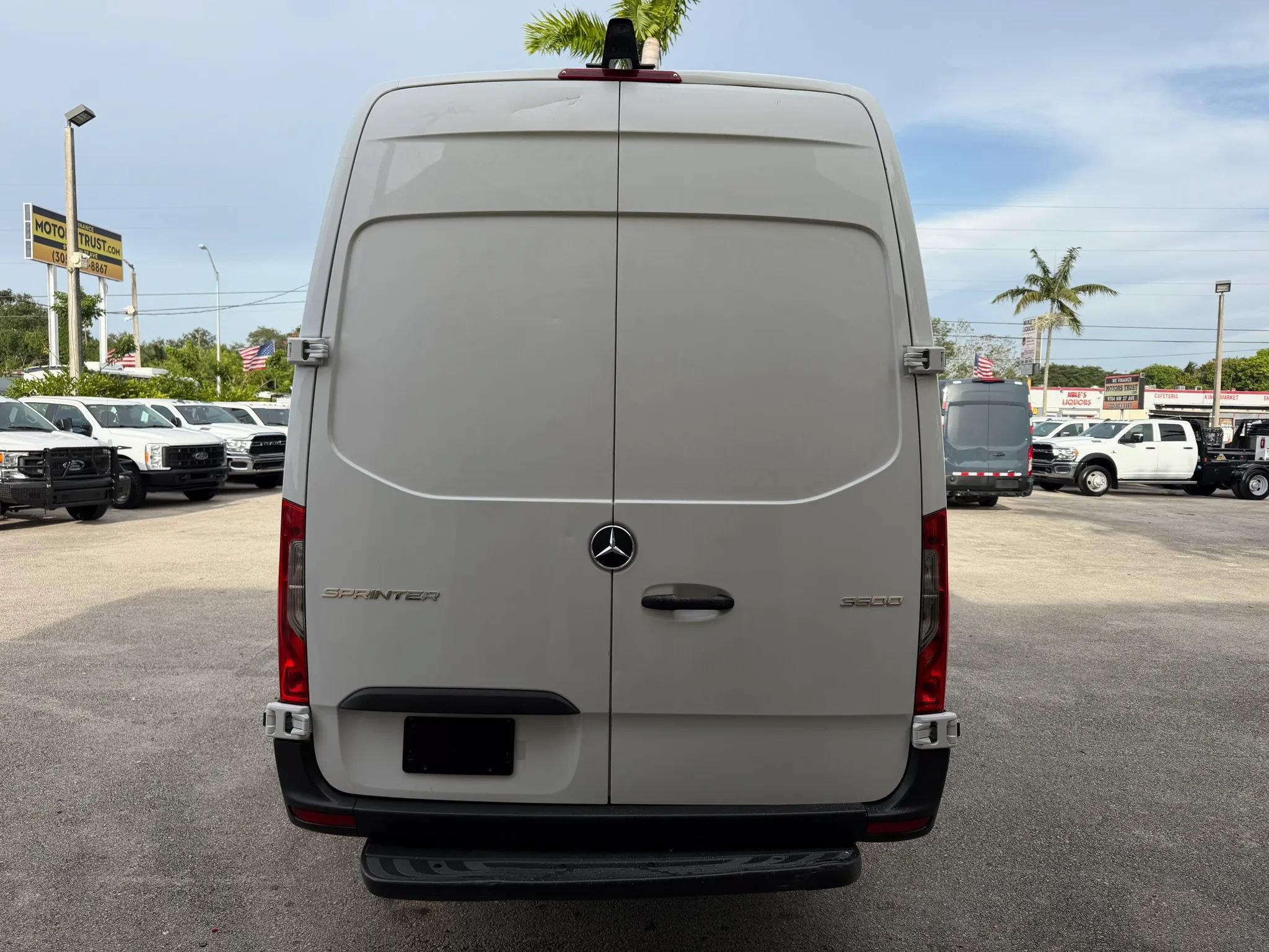 Used 2024 Mercedes-Benz Sprinter 3500 w/ Acoustic Package image 4
