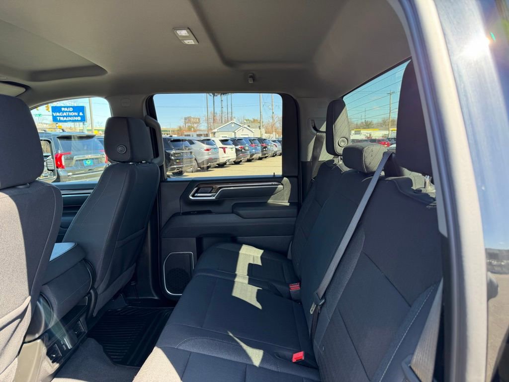 Used 2025 Chevrolet Silverado 2500 LT w/ Convenience Package image 11