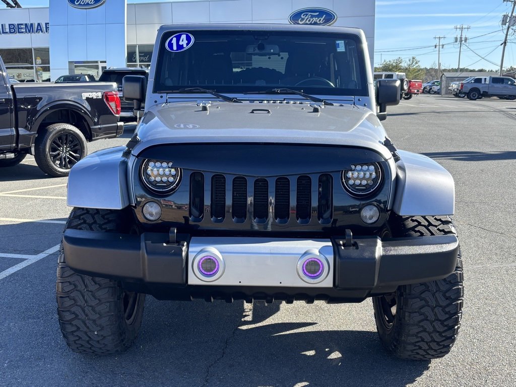 Used 2014 Jeep Wrangler Unlimited Sahara w/ Connectivity Group image 8