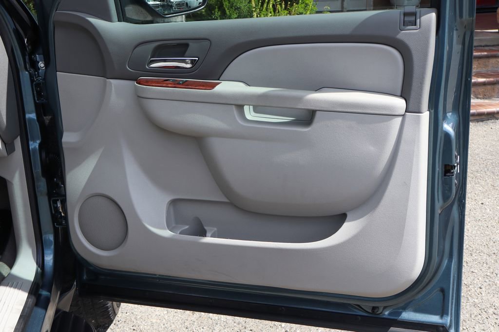 Used 2011 Chevrolet Avalanche LT RWD image 48