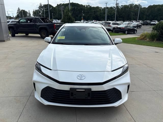 Used 2025 Toyota Camry LE FWD image 2