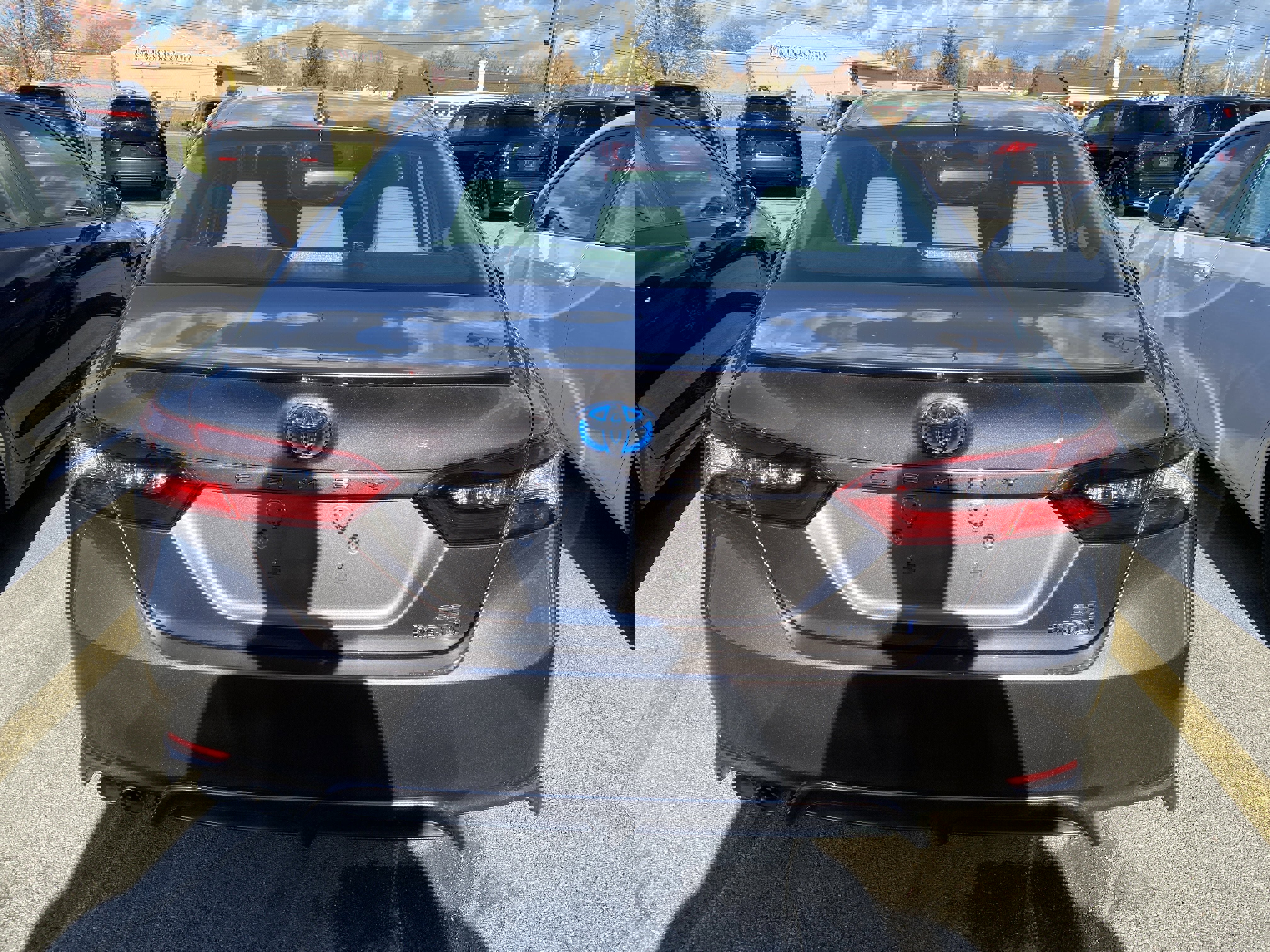 Used 2024 Toyota Camry SE image 6